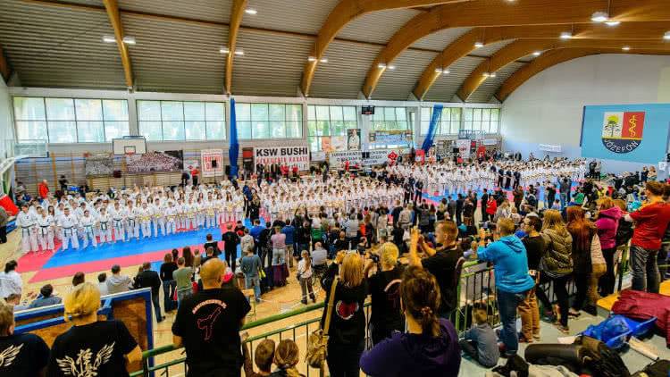 3 puchary indywidualnie w kumite zawodników Krośnieńskiego Klubu Karate Kyokushin
