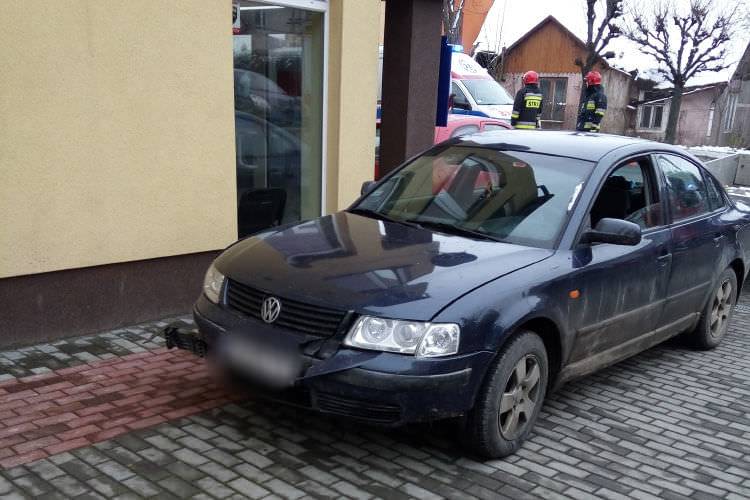 Najechanie na tył pojazdu przyczyną kolizji