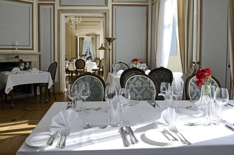 Restauracja Magnolia i Dwór Kombornia w przewodniku Gault&Millau na rok 2017