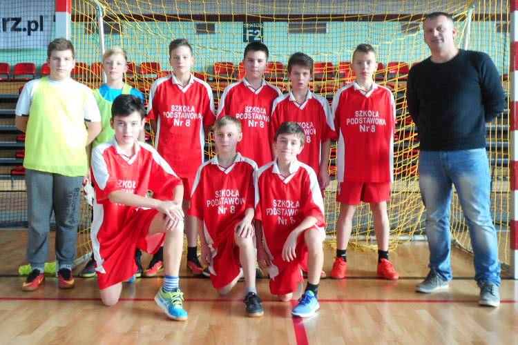 Halowy Turniej Piłki Nożnej Szkół Podstawowych, najlepsza 14-stka