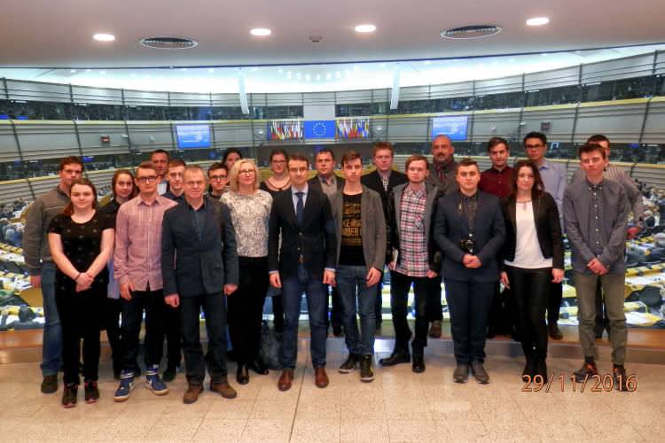 Krośnieńscy laureaci konkursu o historii Polski zwiedzili Brukselę