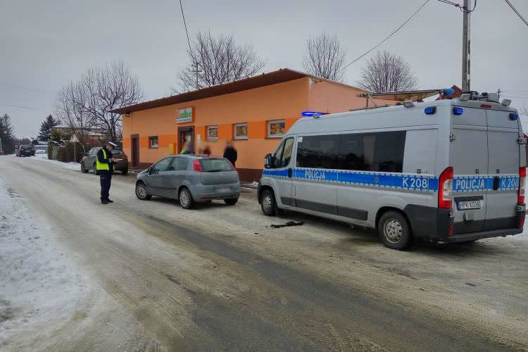 Kolizja w Łężanach. Trzy samochody uszkodzone