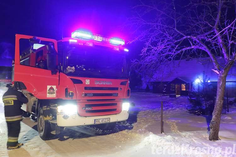 Wrocanka. Pożar w drewnianym domu