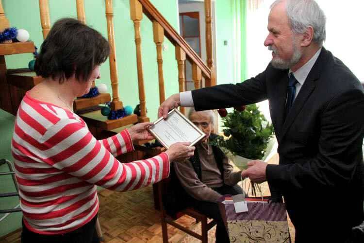 Odwiedzili najstarszą mieszkankę gminy Jedlicze