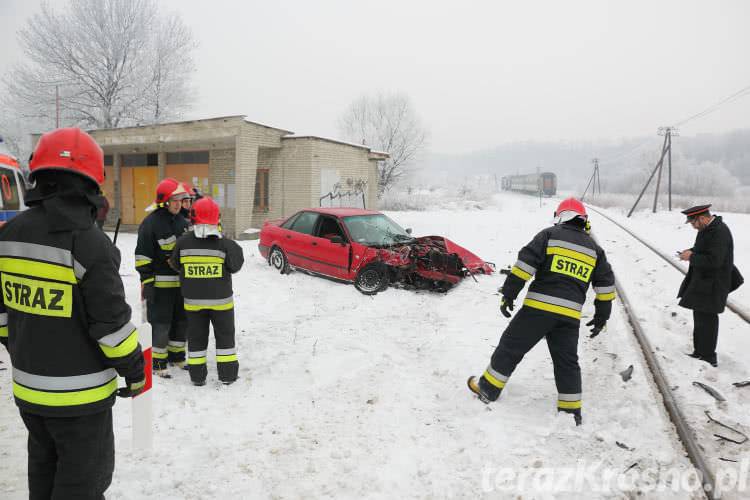 Zderzenie samochodu z pociągiem w Jedliczu