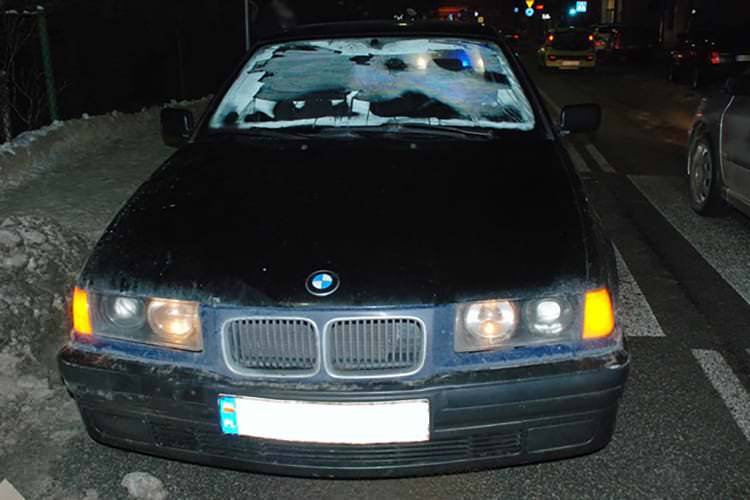 Kierowca bmw potrącił kobietę na przejściu