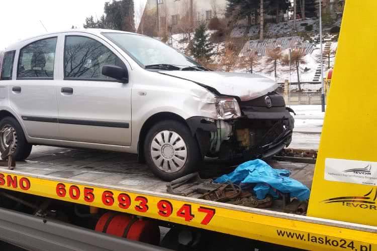 Kolizja na Legionów. Samochód wjechał w autobus