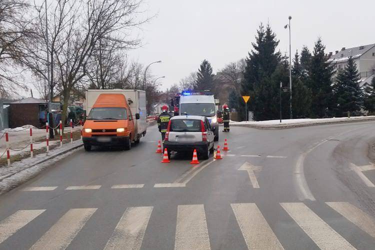 Kolizja na Legionów. Samochód wjechał w autobus