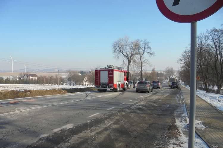 Zderzenie dwóch dostawczaków w Klimkówce