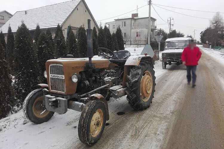 Niesprawnym ciągnikiem holował zepsutego tarpana