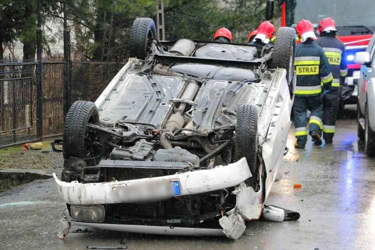 To 34-latka dachowała volkswagenem. Miała ponad 2,5 promila