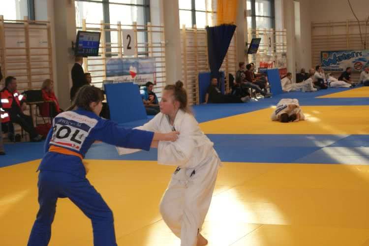 10 medali dla UKS 15 Krosno