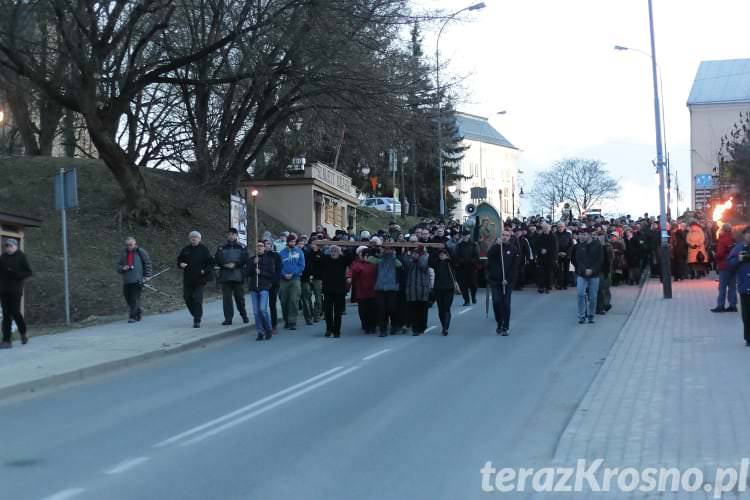 Krosno: Droga Krzyżowa przeszła ulicami miasta