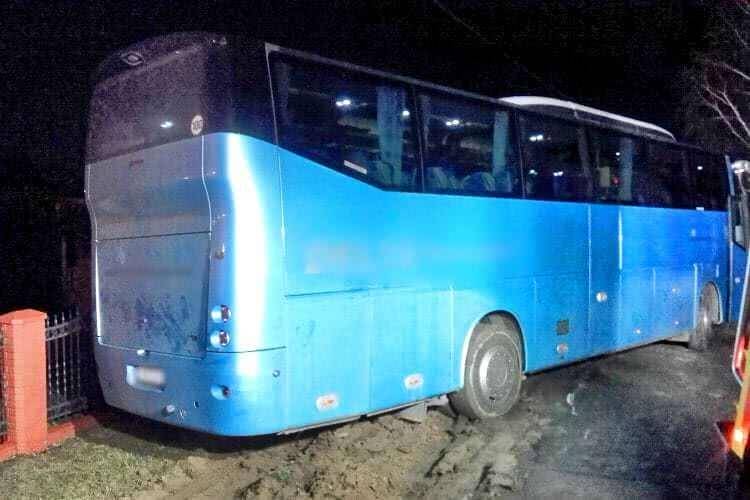 Autokar z chasydami utknął w Rymanowie