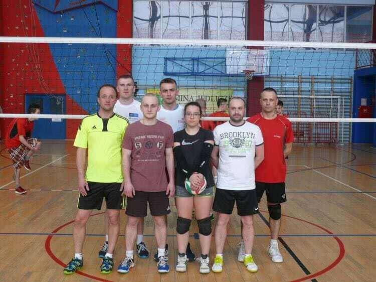 Strażacy ochotnicy z gminy Jedlicze rywalizowali w turnieju siatkarkim