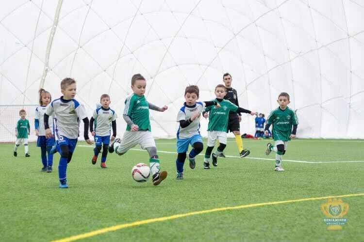 Chłopcy z Beniaminka Krosno na podium