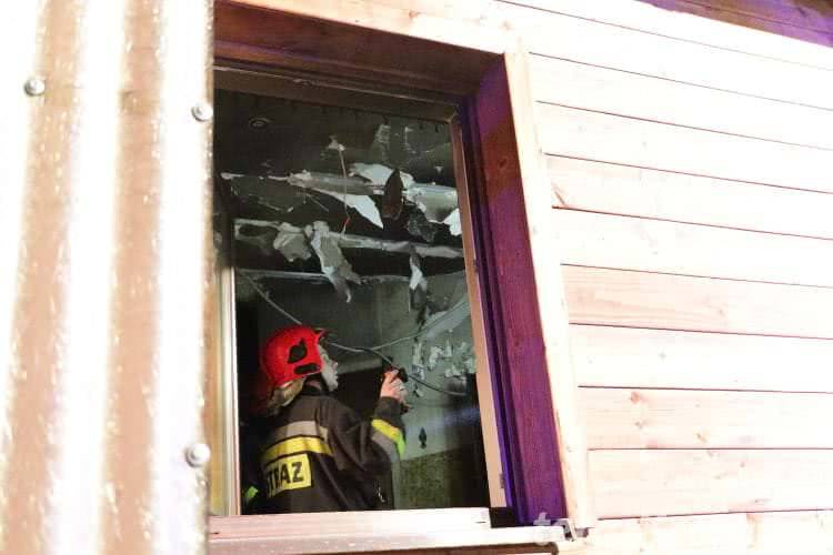 Pożar w Krośnie. Palił się dom, jedna osoba poszkodowana