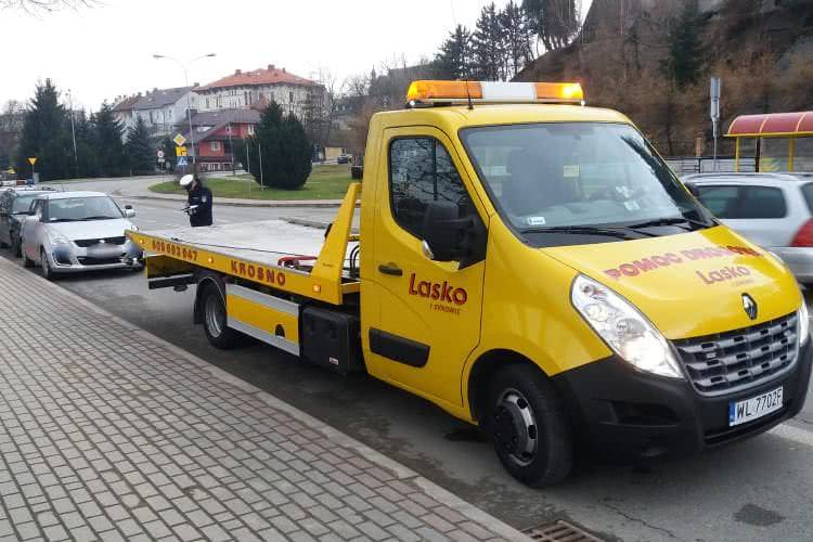 Kolizja podczas nauki jazdy. Ukarany instruktor