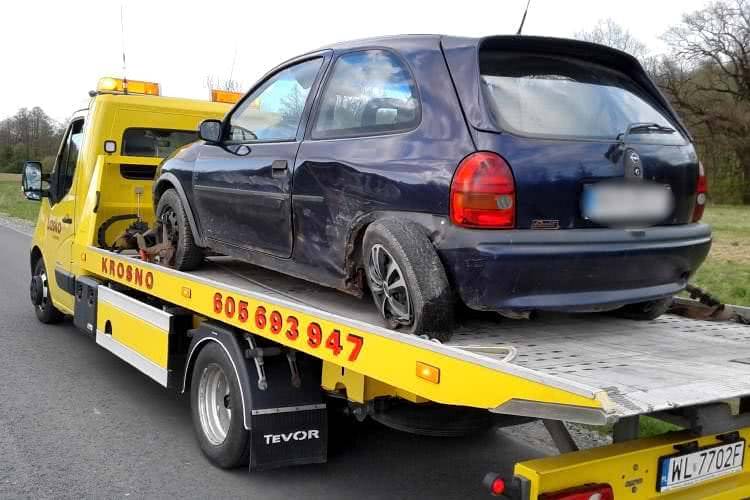 Rozbity opel i uszkodzony seat. Kolizja w Lubatówce