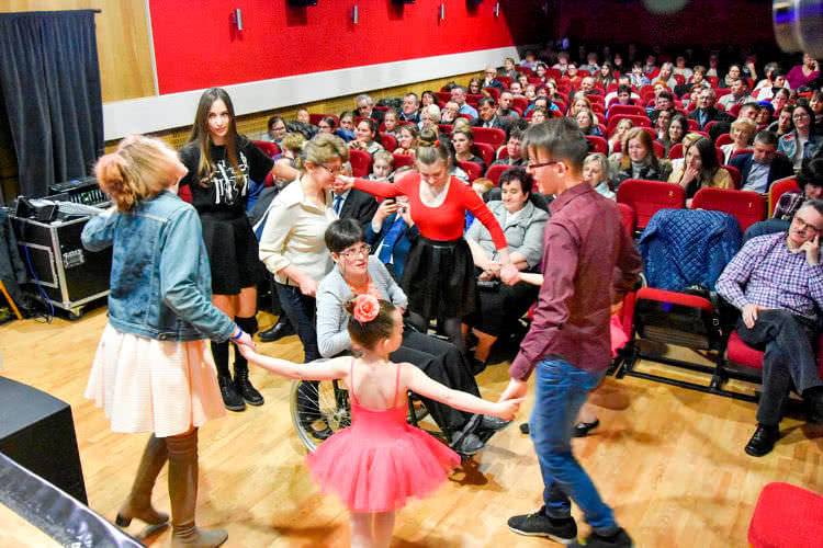 Zagrali dla Angeliki