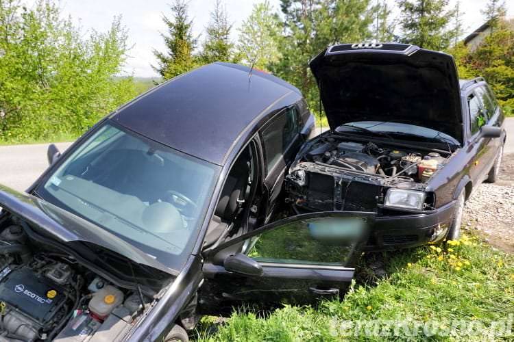 Zderzenie dwóch samochodów w Komborni