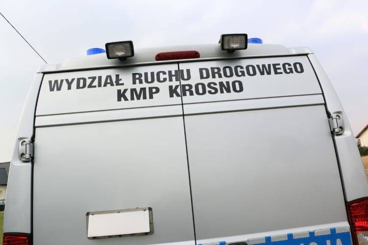 Policjanci pomogli kobiecie szybko dotrzeć do szpitala