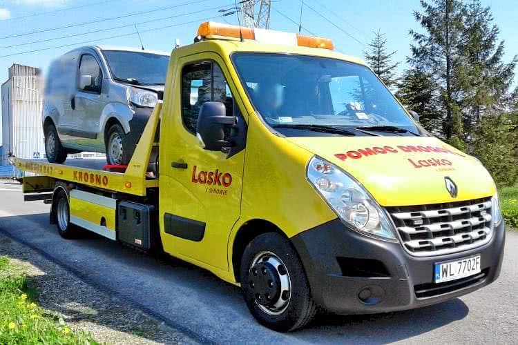 Wymusiła pierwszeństwo i spowodowała kolizję