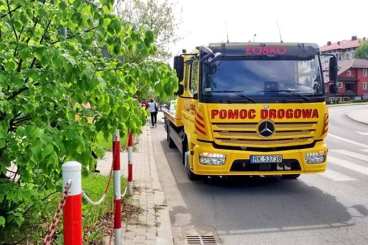 Poniedziałkowa kolizja przy targowisku