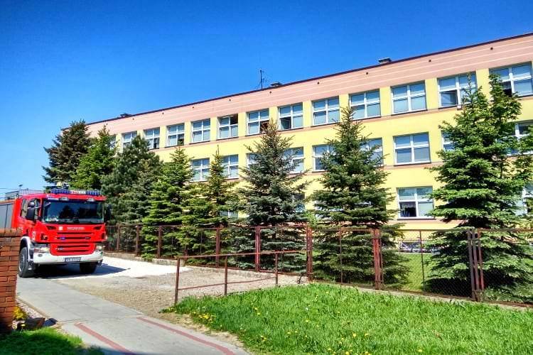 Niezidentyfikowany zapach w szkole