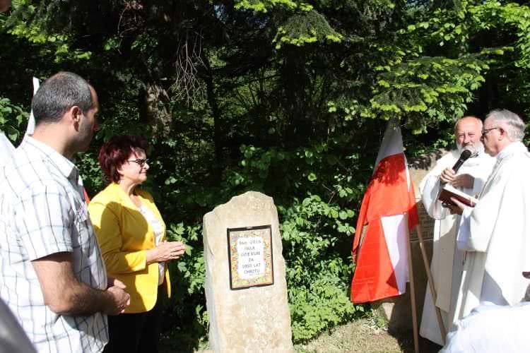 Dukla. Pielgrzymowali do Krzyża Wdzięczności