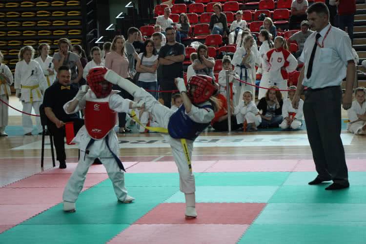 33 puchary dla KK Kyokushin Karate