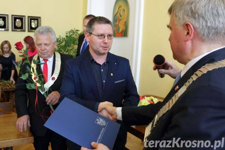 Zasłużeni dla Krosna. Prezydent wręczył medal i nagrody [WIDEO]