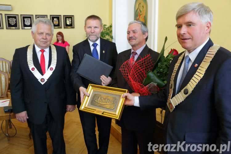 Zasłużeni dla Krosna. Prezydent wręczył medal i nagrody [WIDEO]