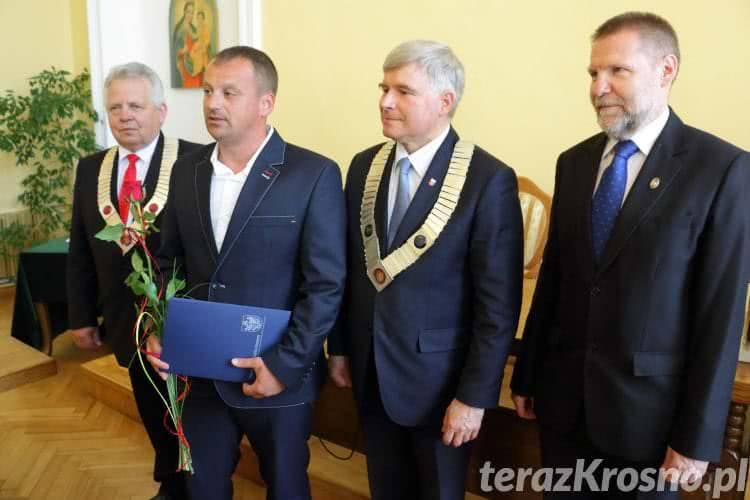 Zasłużeni dla Krosna. Prezydent wręczył medal i nagrody [WIDEO]