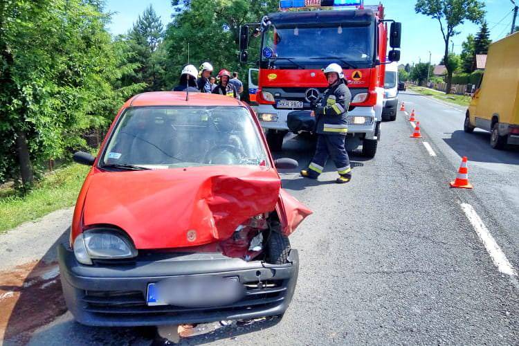 Kolizja na ul. Krośnieńskiej. Zderzyły się dwa auta