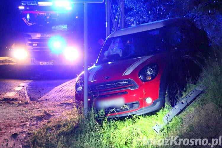 Zderzenie w Potoku. Punto na dachu i uszkodzony Paceman
