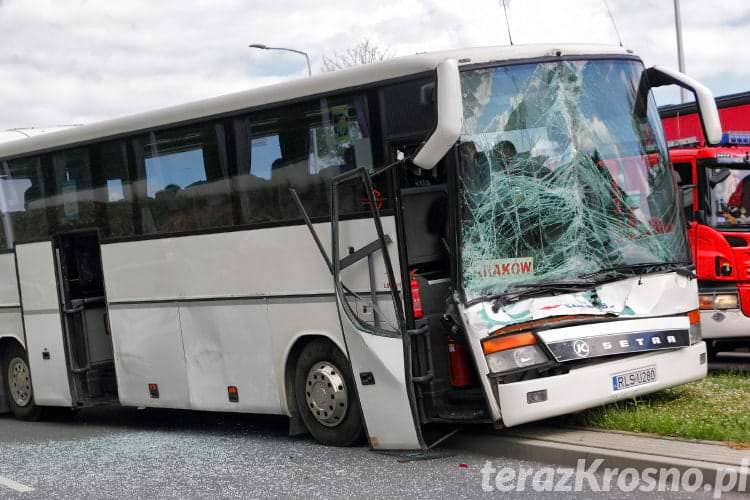 Policjanci zatrzymali prawo jazdy kierowcy autobusu