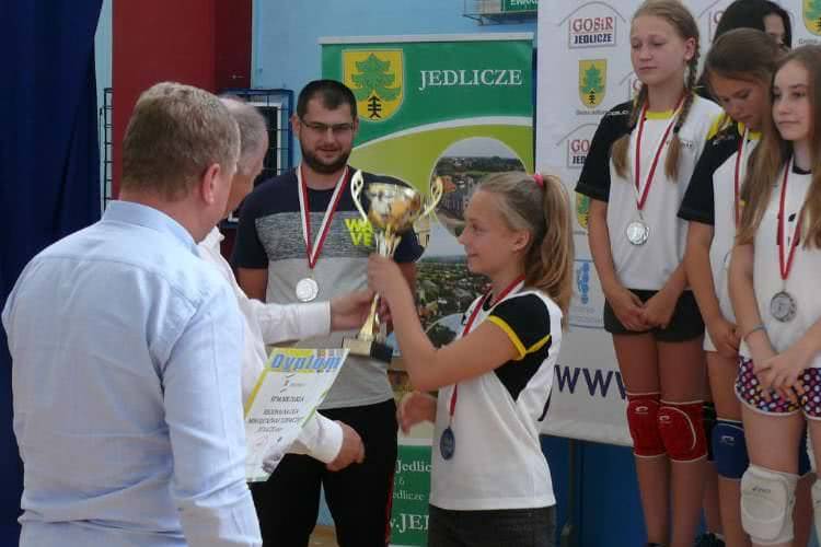 Siatkarki z Jedlicza złotymi medalistkami