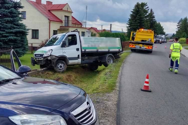 Głowienka. Wjechał w ogrodzenie