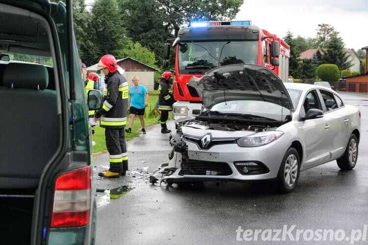 Zderzenie dwóch samochodów w Żarnowcu