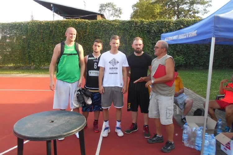 Bursaki Team najlepsze podczas Turnieju Trójek Koszykarskich
