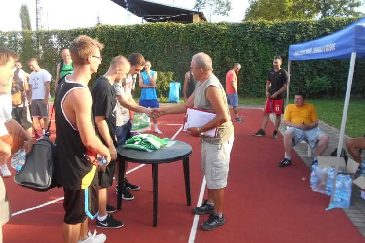 Bursaki Team najlepsze podczas Turnieju Trójek Koszykarskich