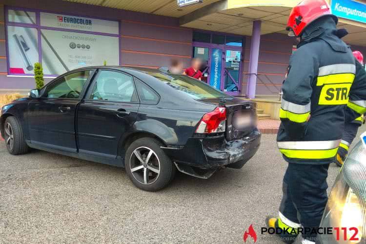 Zderzenie volkswagena i volvo