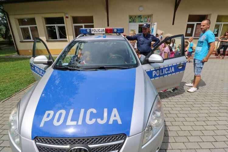 Policjanci odwiedzili dzieci w świetlicy
