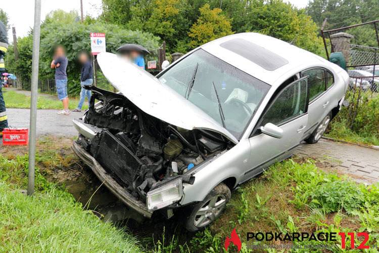 Wymuszenie i zderzenie. Rozbite dwa samochody