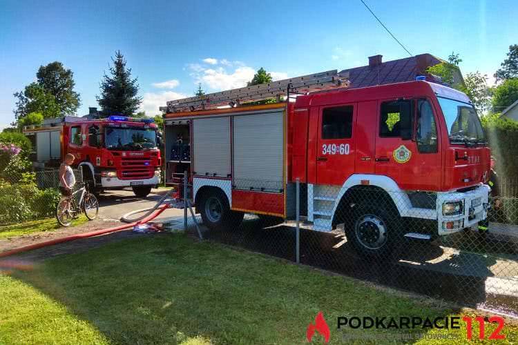 Samochód zapalił się w czasie jazdy. Spłonął doszczętnie