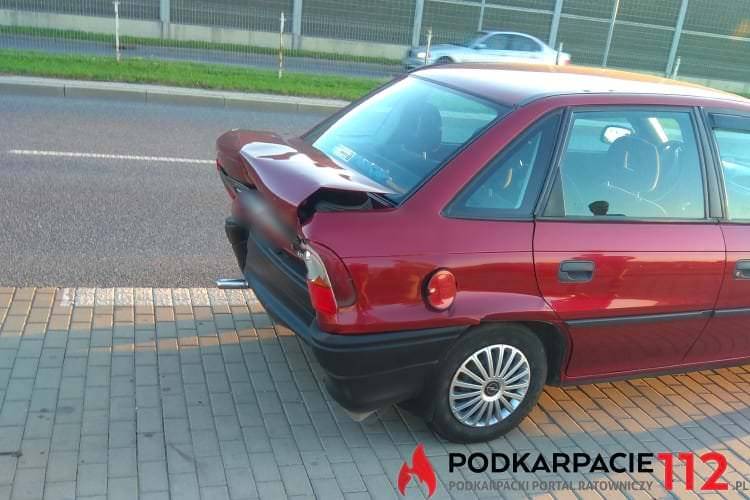 Kolizja przed przejściem dla pieszych
