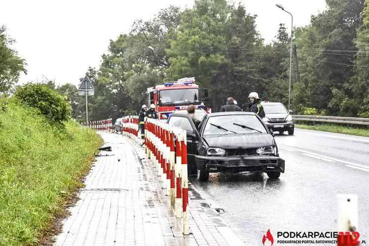 Ściął przydrożne słupki