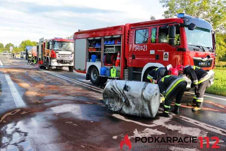 Zderzenie dwóch samochodów ciężarowych w Moderówce