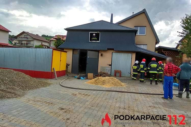 Dukla. Pożar w budynku warsztatowym